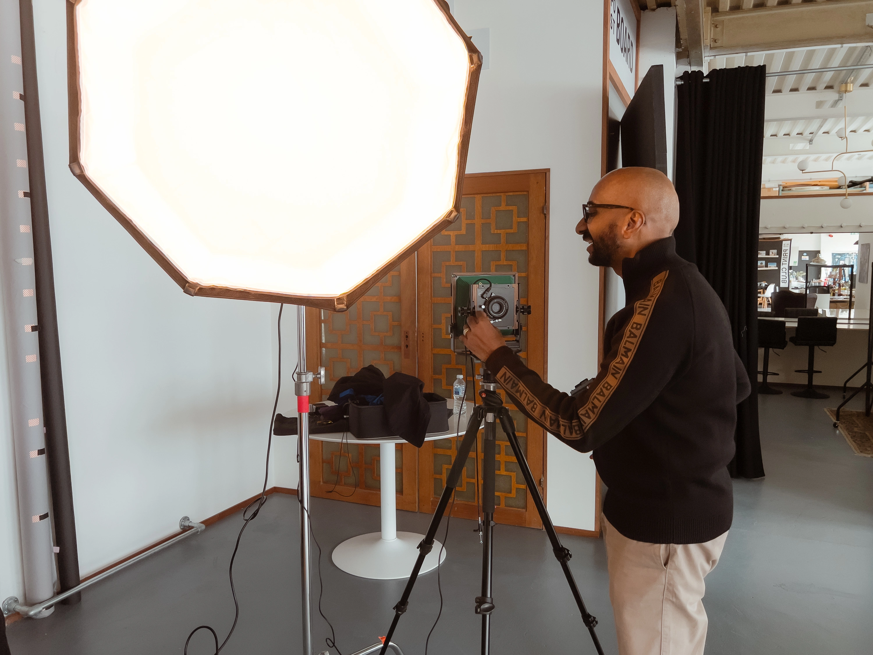 Setting up the octagonal softbox alongside the 4x5 - controlling the light for a large format portrait session
